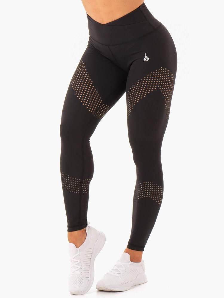 Impact High Waisted Leggings eru skemmtilegar leggins frá Ryderwear með fallegu sniði sem koma í nokkrum mismunandi litum. Hægt að para með Impact High Waited Æfingatopp. Þessar leggings henta vel fyrir lyftingar, í ræktina, jóga, pilates eða cardio æfingar. Þú finnur gott úrval af fallegum leggings í vefverslun Ludus.is#litur-color_black