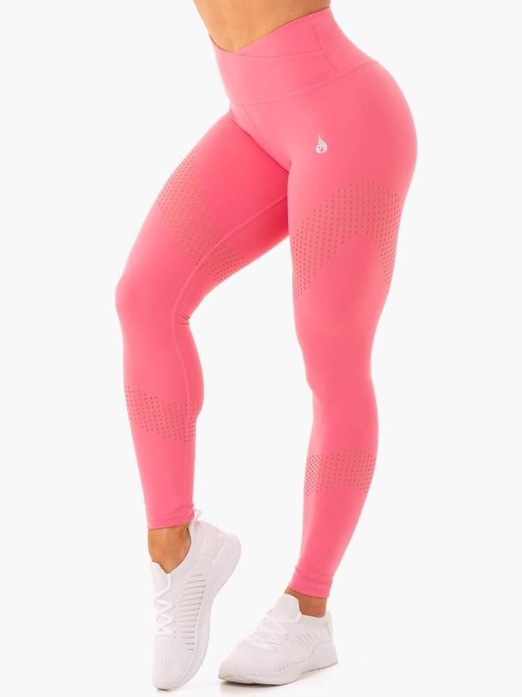 Impact High Waisted Leggings eru skemmtilegar leggins frá Ryderwear með fallegu sniði sem koma í nokkrum mismunandi litum. Hægt að para með Impact High Waited Æfingatopp. Þessar leggings henta vel fyrir lyftingar, í ræktina, jóga, pilates eða cardio æfingar. Þú finnur gott úrval af fallegum leggings í vefverslun Ludus.is#litur-color_pink