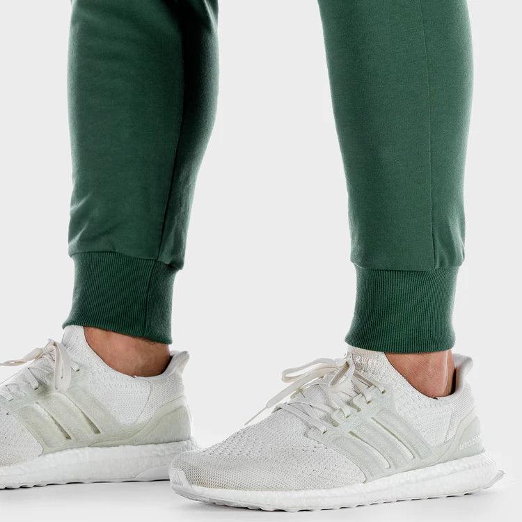 Joggingbuxur - herra - karlar - íþróttaföt - íþróttafatnaður - æfingaföt - æfingafatnaður - ræktarföt - ræktarfatnaður - world - class - SQUATWOLF - íþróttavöruverslun - Ludus.is - Afþreyingarföt - Síðbuxur - Squat - Wolf - Afþreyingarfatnaður #litur-color_garden-topiary