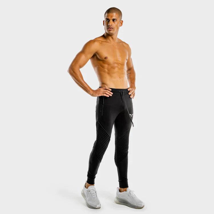 Joggingbuxur - íþróttaföt - herra - karlar - íþróttafatnaður - æfingaföt - æfingafatnaður - ræktarföt - ræktarfatnaður - world - class - svartar - SQUATWOLF - íþróttavöruverslun - Ludus.is
