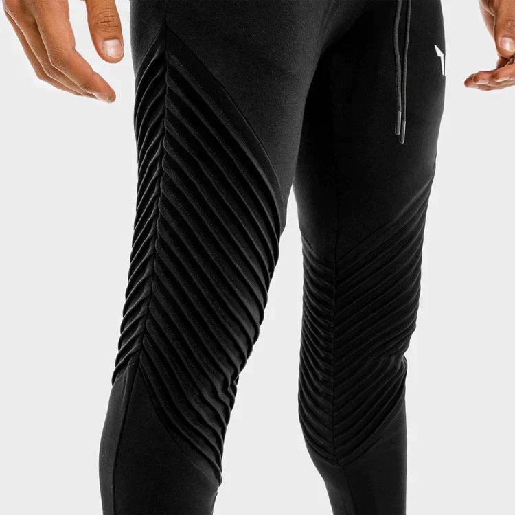 Joggingbuxur - íþróttaföt - herra - karlar - íþróttafatnaður - æfingaföt - æfingafatnaður - ræktarföt - ræktarfatnaður - world - class - svartar - SQUATWOLF - íþróttavöruverslun - Ludus.is
