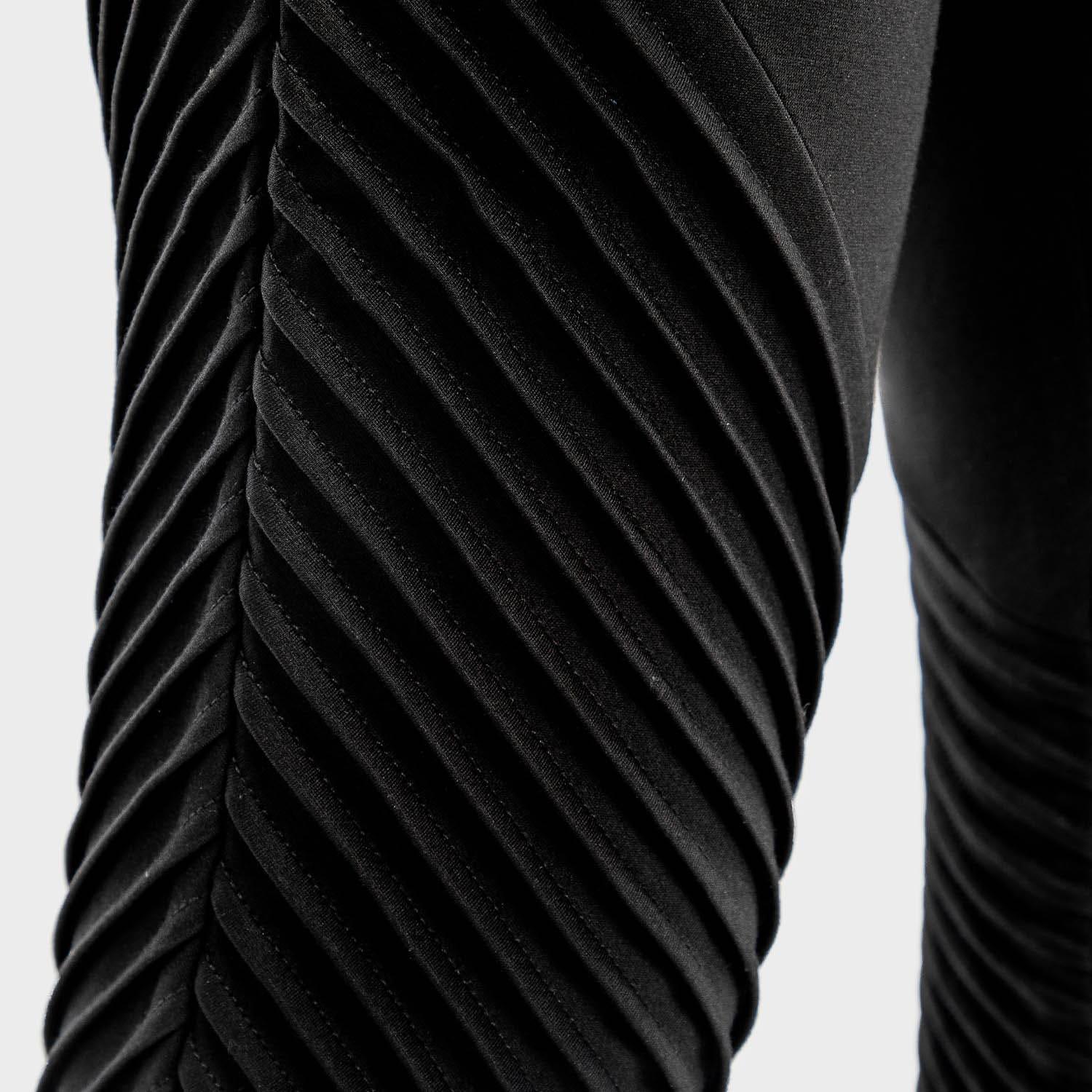 Joggingbuxur - íþróttaföt - herra - karlar - íþróttafatnaður - æfingaföt - æfingafatnaður - ræktarföt - ræktarfatnaður - world - class - svartar - SQUATWOLF - íþróttavöruverslun - Ludus.is