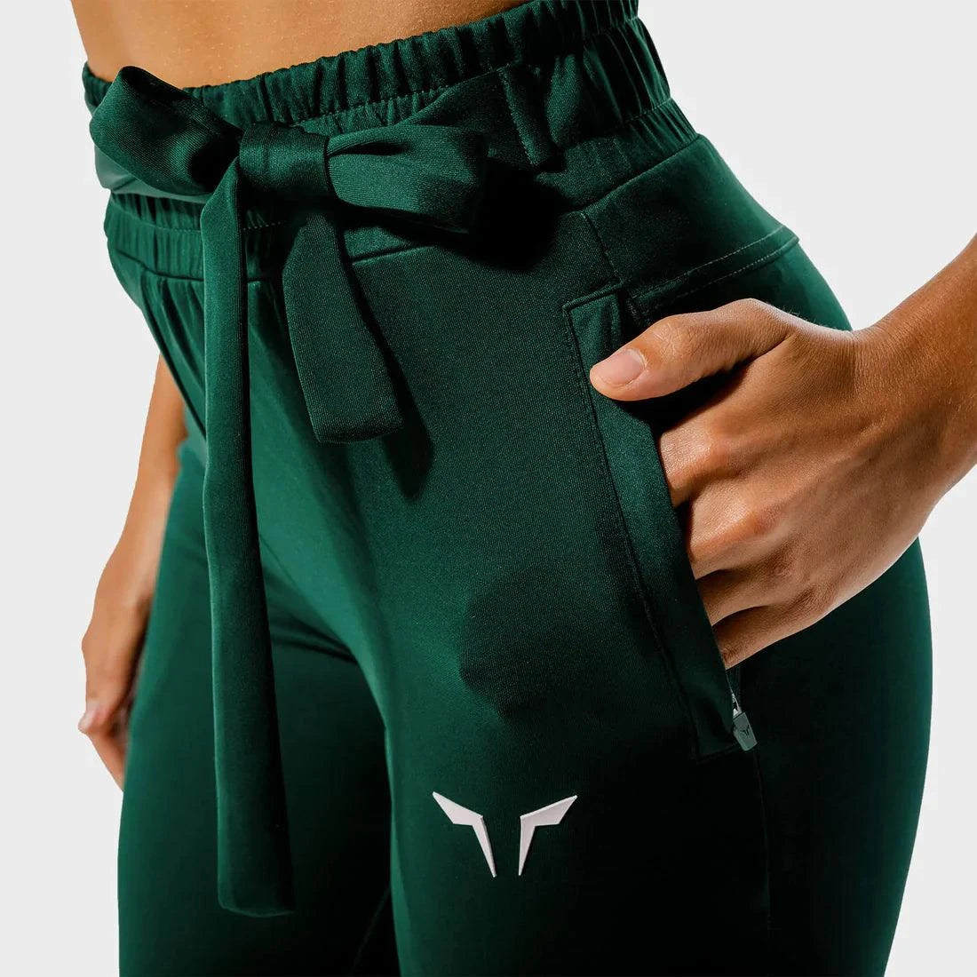 Joggingbuxur - konur - íþróttaföt - konur - svartar - íþróttafatnaður - æfingaföt - æfingafatnaður - world class - ræktarföt - She-Wolf - Do-Knot - SQUATWOLF - Ludus