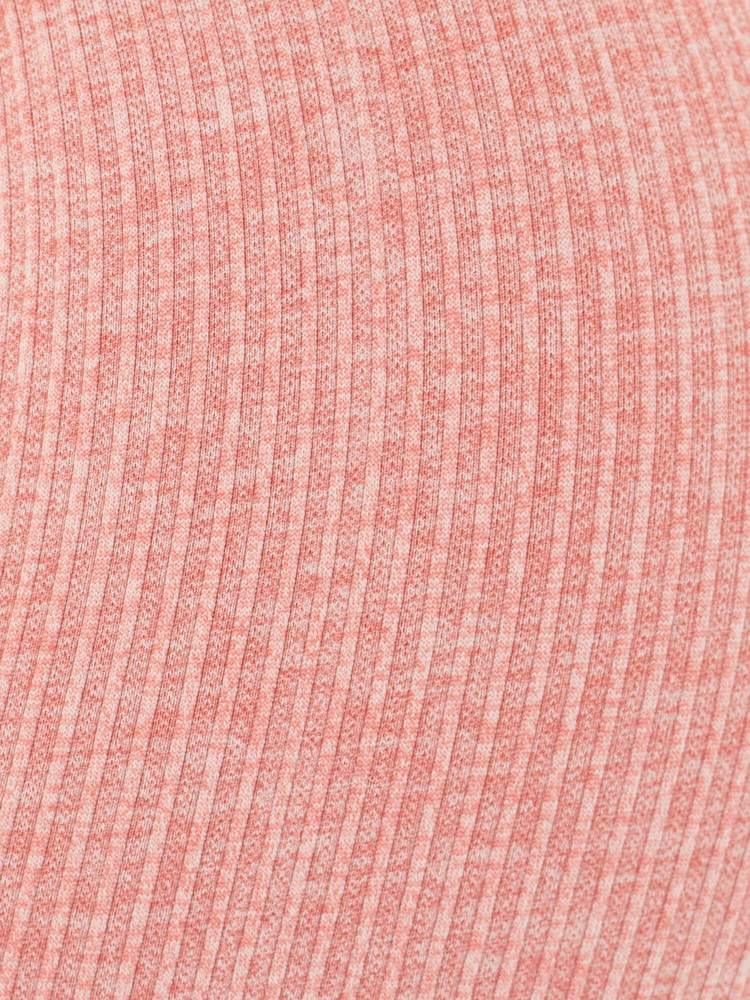 Rib Seamless Leggings eru fallegar leggins frá Ryderwear úr riffluðu efni sem koma í nokkrum mismunandi litum. Hægt að para með Rib Seamless Sports Bra. Þessar leggings henta vel fyrir lyftingar, í ræktina, jóga, pilates eða cardio æfingar.#litur-color_blush