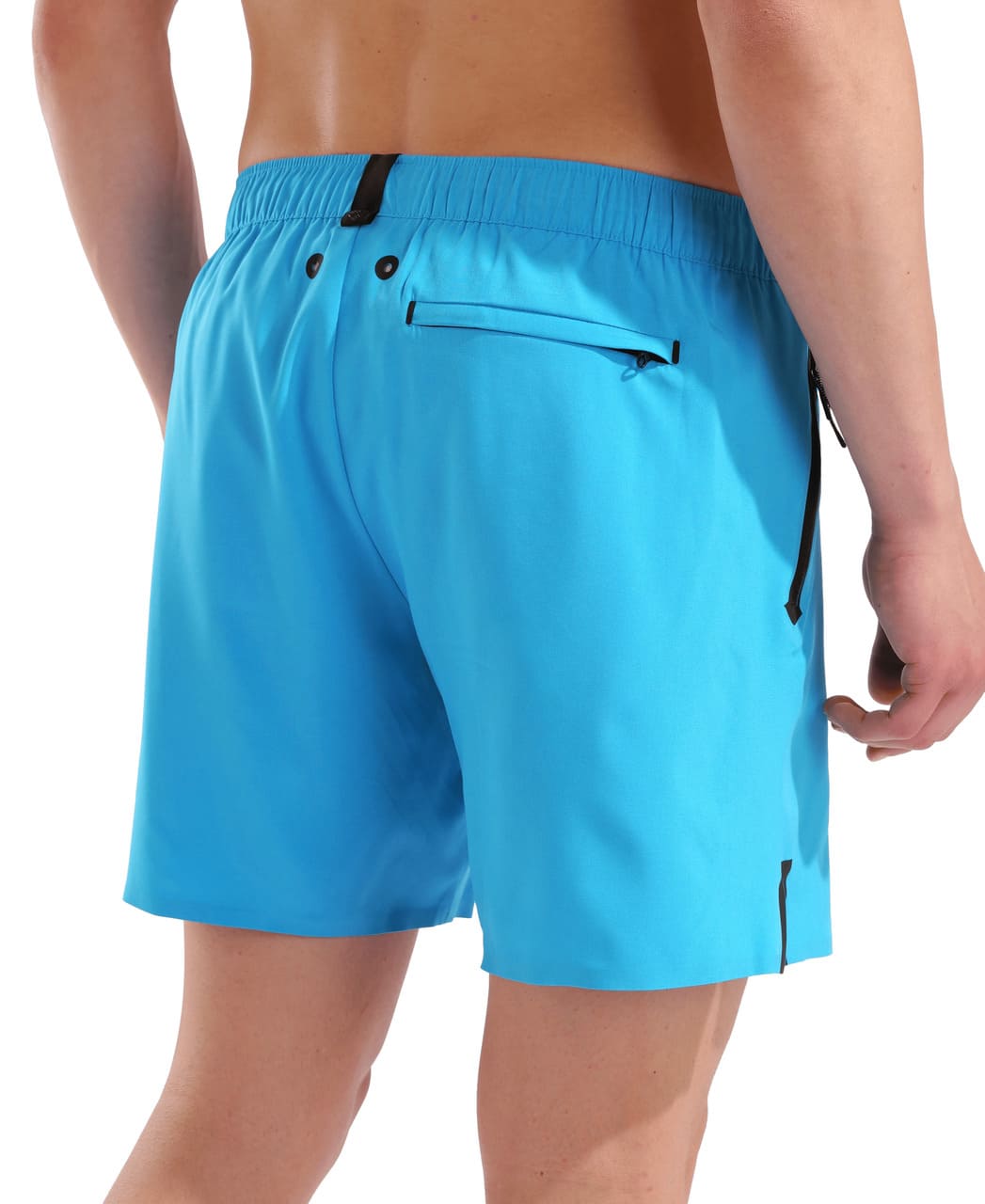Nærmynd að aftan af túrkísbláum Arena Evo Side Zip Pockets Beach Boxer sundbuxum með renndum rassvasa.