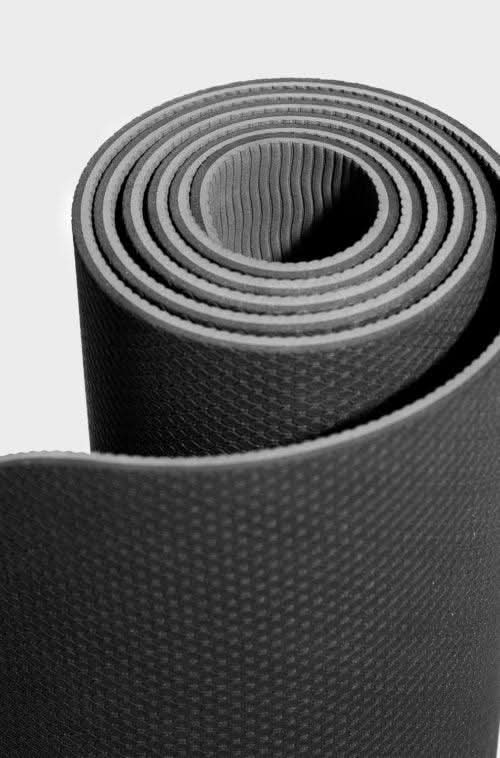 Vefverslun Ludus.is - Squat Wolf jógadýnan er umhverfisvæn jógadýna. Jógadýnan er í stærðinni 180 x 60 cm og kemur dýnan með burðarpoka. #litur-color_onyx