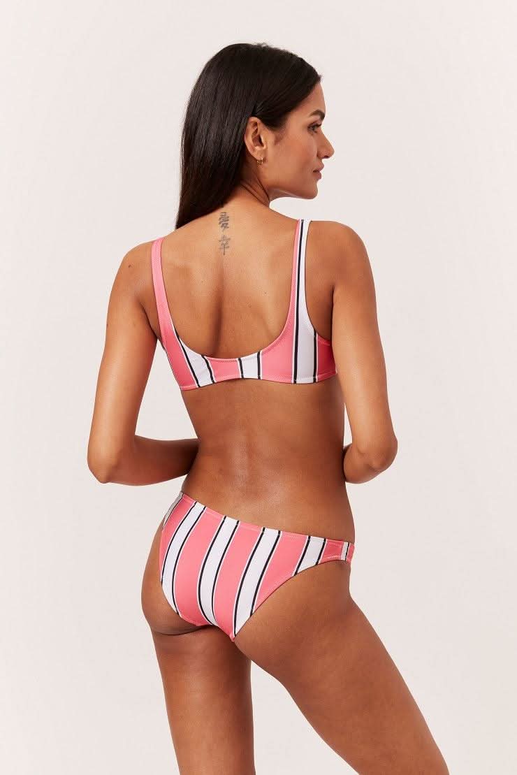 Bikiní buxur frá Solid and Striped. Klórþolin sundföt í vefversun Ludus.is. The Ashley bikiní toppur - Solid and Striped sundfatnaður #litur-color_cosmic-stripe