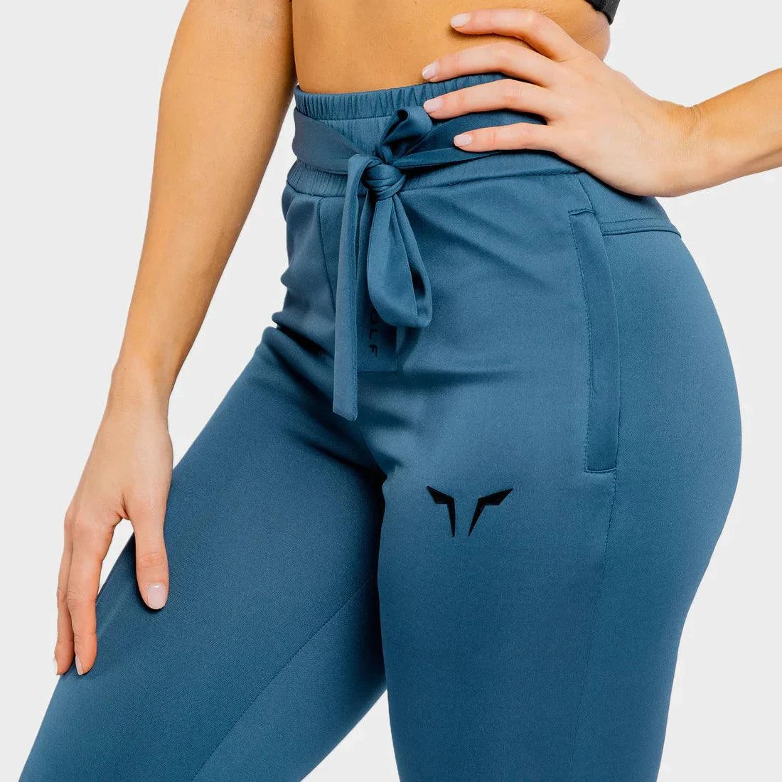 Joggingbuxur - konur - bláar - íþróttaföt - íþróttafatnaður - æfingaföt - æfingafatnaður - world class - ræktarföt - She-Wolf - Do-Knot - SQUATWOLF - Ludus