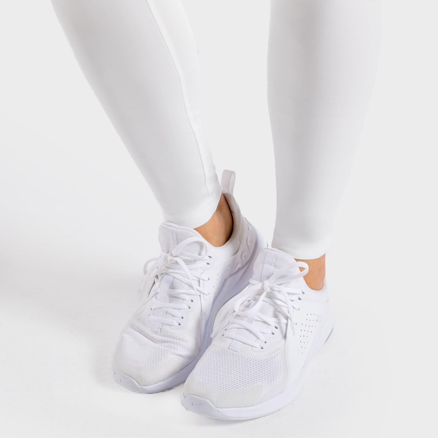 Joggingbuxur - konur - íþróttaföt - konur - íþróttafatnaður - æfingaföt - æfingafatnaður - world class - ræktarföt - Primal - hvítar - vefverslun - íþróttavöruverslun - Ludus.is - SQUATWOLF