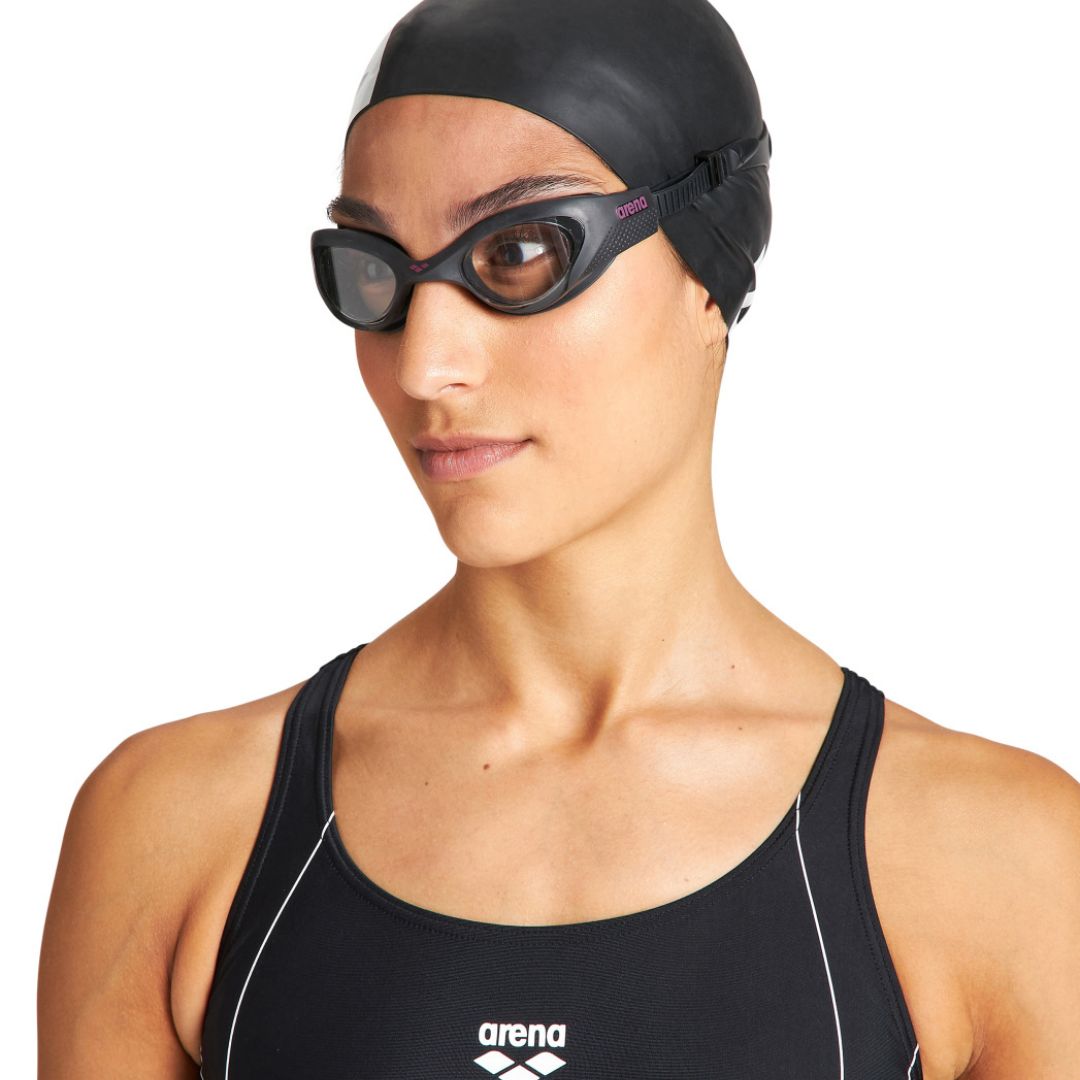 Sundgleraugu-Arena-sundvörur-konur-fullorðnir- svört -The -One-Woman-swimming-goggles-swimming-equipment-swim-goggles