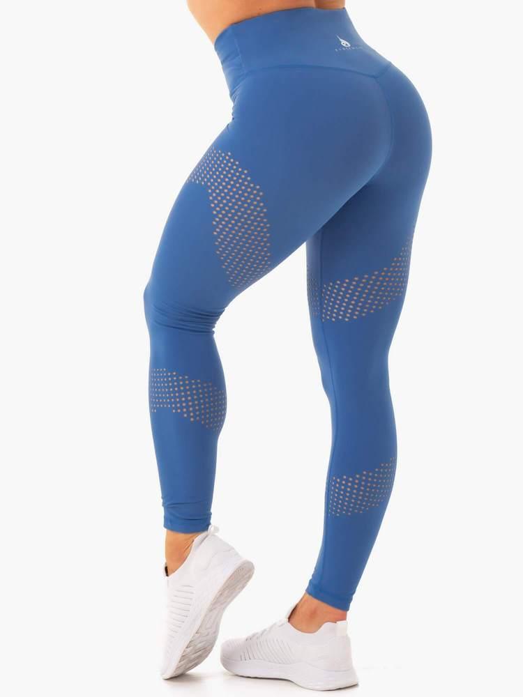 Impact High Waisted Leggings eru skemmtilegar leggins frá Ryderwear með fallegu sniði sem koma í nokkrum mismunandi litum. Hægt að para með Impact High Waited Æfingatopp. Þessar leggings henta vel fyrir lyftingar, í ræktina, jóga, pilates eða cardio æfingar. Þú finnur gott úrval af fallegum leggings í vefverslun Ludus.is#litur-color_cobalt-blue