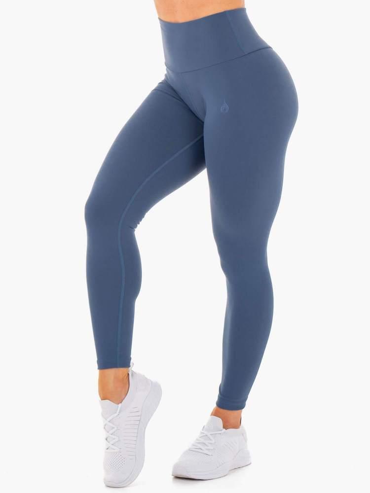 Motion High Waisted leggings eru fallegar uppháar leggings frá Ryderwear sem koma í nokkrum mismunandi litum. Hægt að para með Motion æfingatopp. Þú finnur gott úrval af fallegum æfingatoppum í vefverslun Ludus.is#litur-color_steel-blue