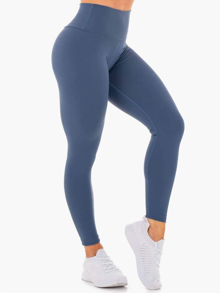 Motion High Waisted leggings eru fallegar uppháar leggings frá Ryderwear sem koma í nokkrum mismunandi litum. Hægt að para með Motion æfingatopp. Þú finnur gott úrval af fallegum æfingatoppum í vefverslun Ludus.is#litur-color_steel-blue