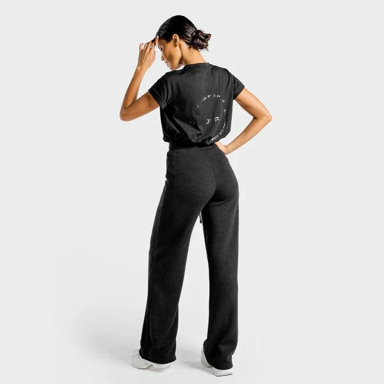 Joggingbuxur - víðar - konur - íþróttaföt - konur - íþróttafatnaður - æfingaföt - æfingafatnaður - world class - ræktarföt - Luxe - svartar - vefverslun - íþróttavöruverslun - Ludus.is - SQUATWOLF