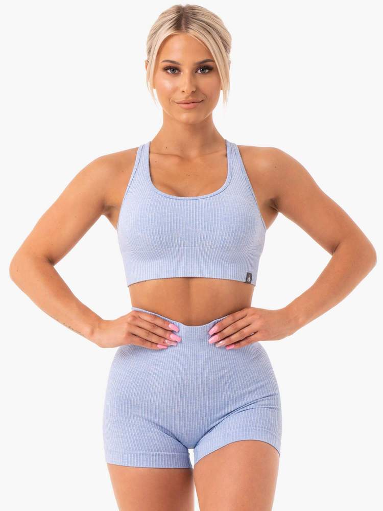 Rib Seamless Æfingatoppur er fallegur æfingatoppur frá Ryderwear úr riffluðu efni sem kemur í nokkrum mismunandi litum. Hægt að para með Rib Seamless Leggings. Þessar æfingatoppur henta vel fyrir lyftingar, í ræktina, jóga, pilates eða cardio æfingar.#litur-color_sky-blue